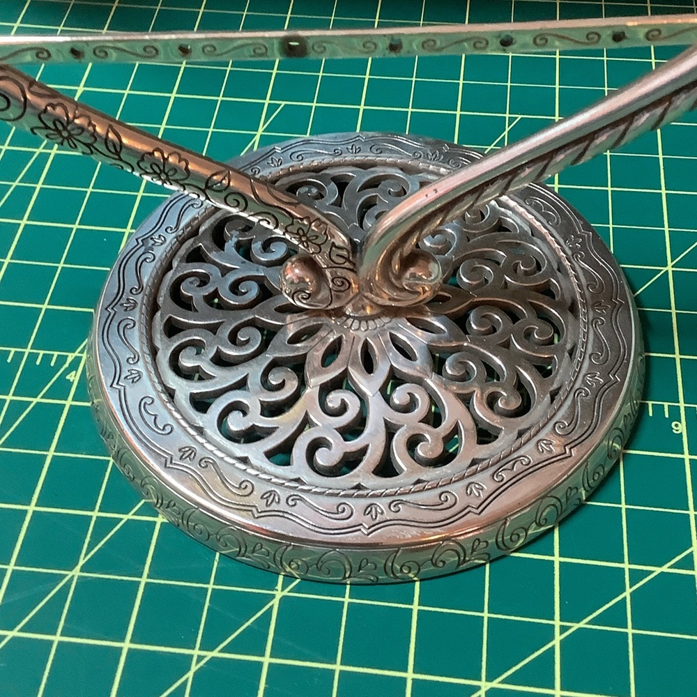 Brighton Silver Heart Jewelry Stand - Picture 7 of 11